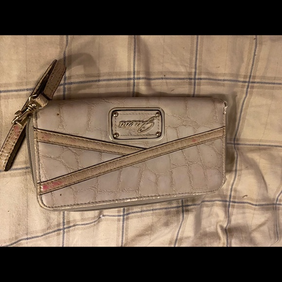 Excellent condition Guess Wallets - Picture 4 of 4